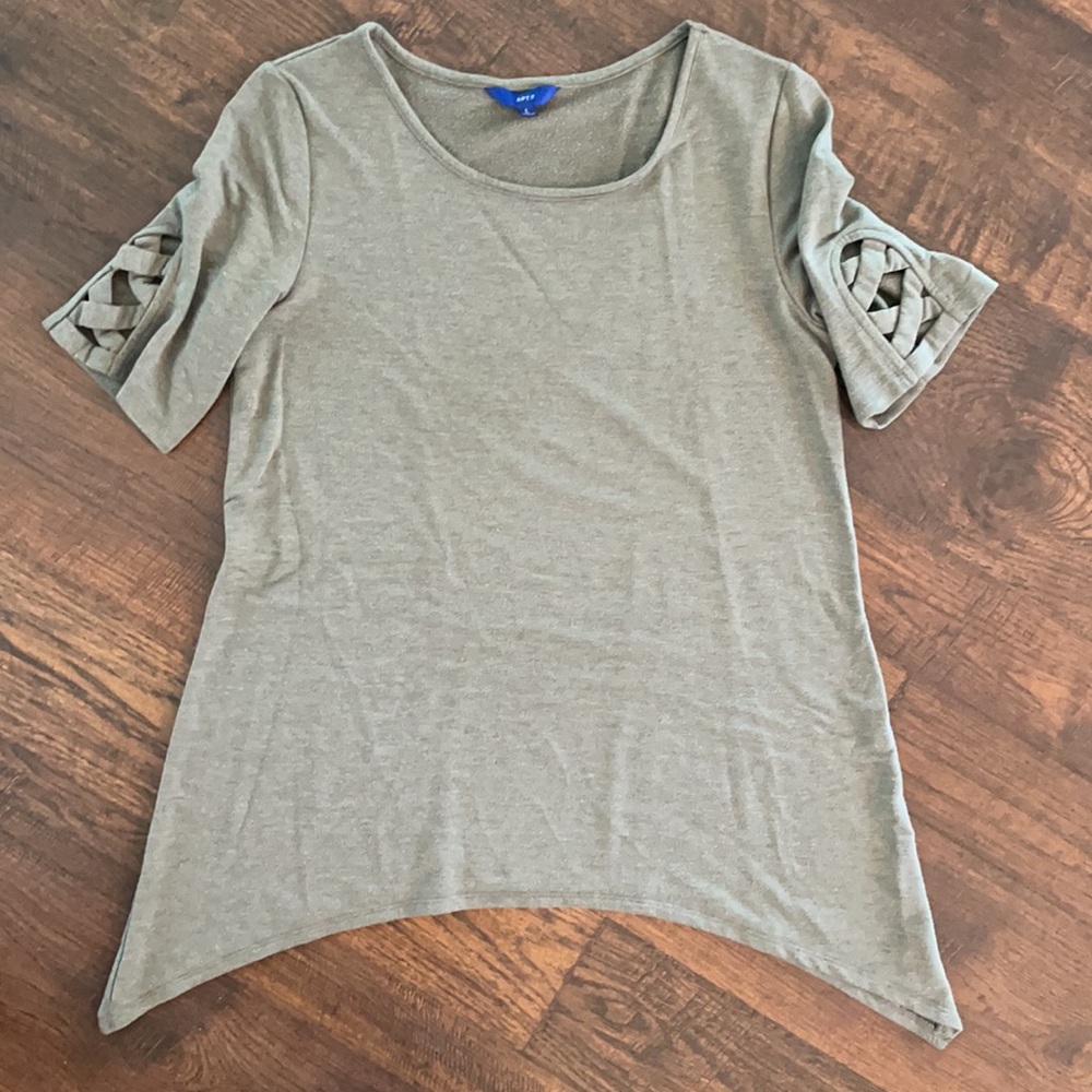 ‼️ Bundle 3/$20 - APT. 9 Top with cut out short sleeves